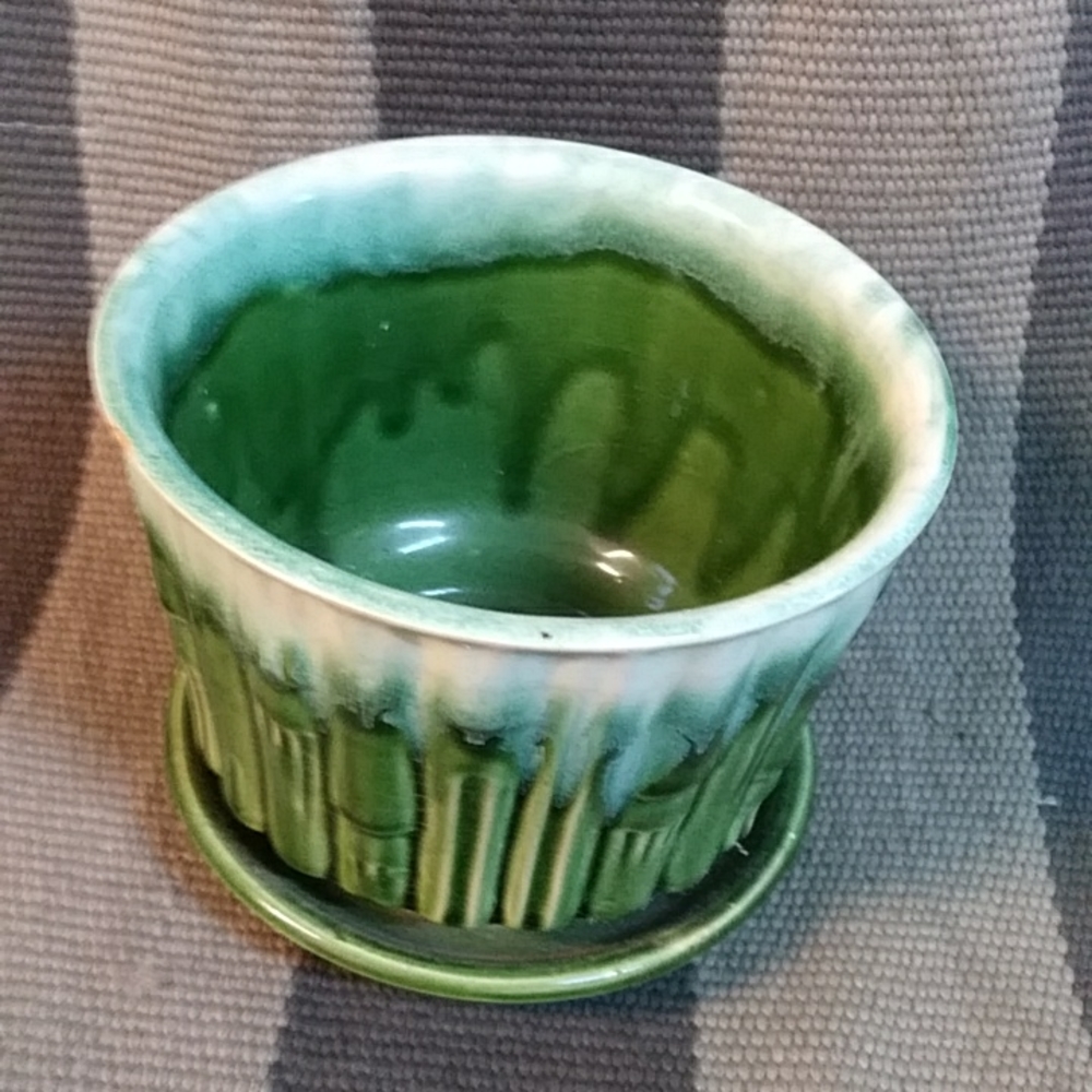 McCoy. Pottery